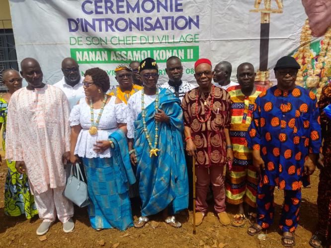 Côte d’Ivoire: Kadjokro village du département de Toumodi: Le chef Nanan Assamoi Konan 2   instruit ses administrés sur sa feuille de route